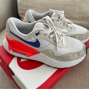 NIKE AIR MAX sneakers, size 7.5